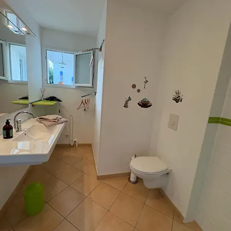 D'hotes Les Galets Bleus Bed & Breakfast
